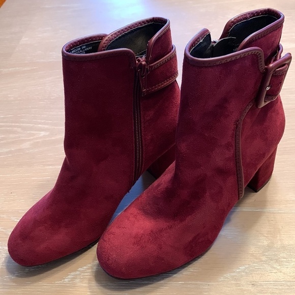 White Mountain Faux Suede Booties beautiful wine color & excellent condition - Picture 2 of 8
